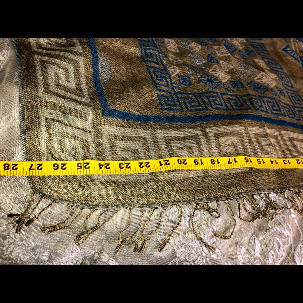 Square Color Block Scarf - Picture 3 of 6